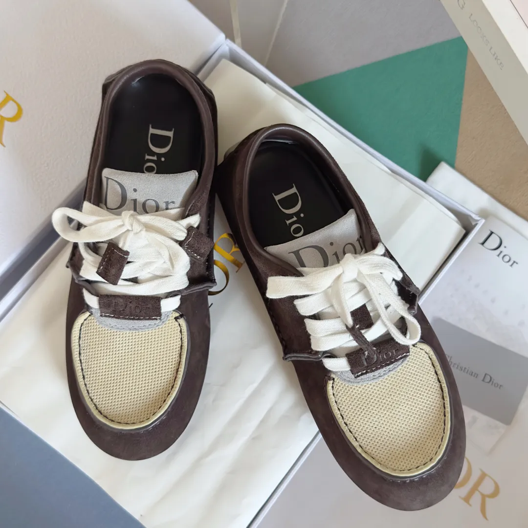 Men's shoes 💰640 Top version: Couple's Dior Roadie Series Catwalk Couple's Handmade Casual Sports Shoes Delivery Counter Exquisite Packaging🛍📦 ▪️Fabric: Original custom imported first-layer cowhide ▪️Inner lining: Original custom leather lining ▪️Sole: Original molded anti-slip rubber material ▪️Sole thickness: 2CM ▪️Size: Women's 35-40 / Men's 39-45
